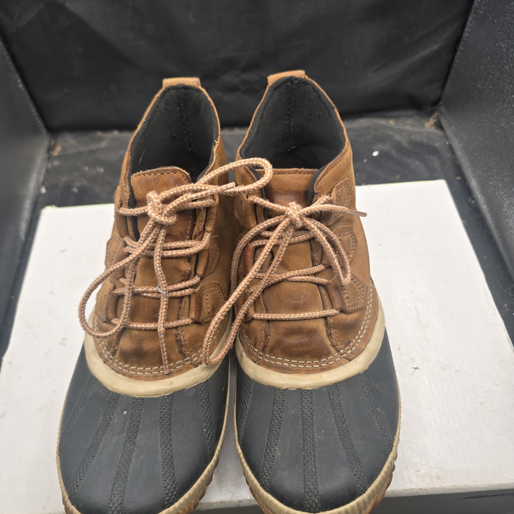 Sorel Women's Tan and Black Winter Boots